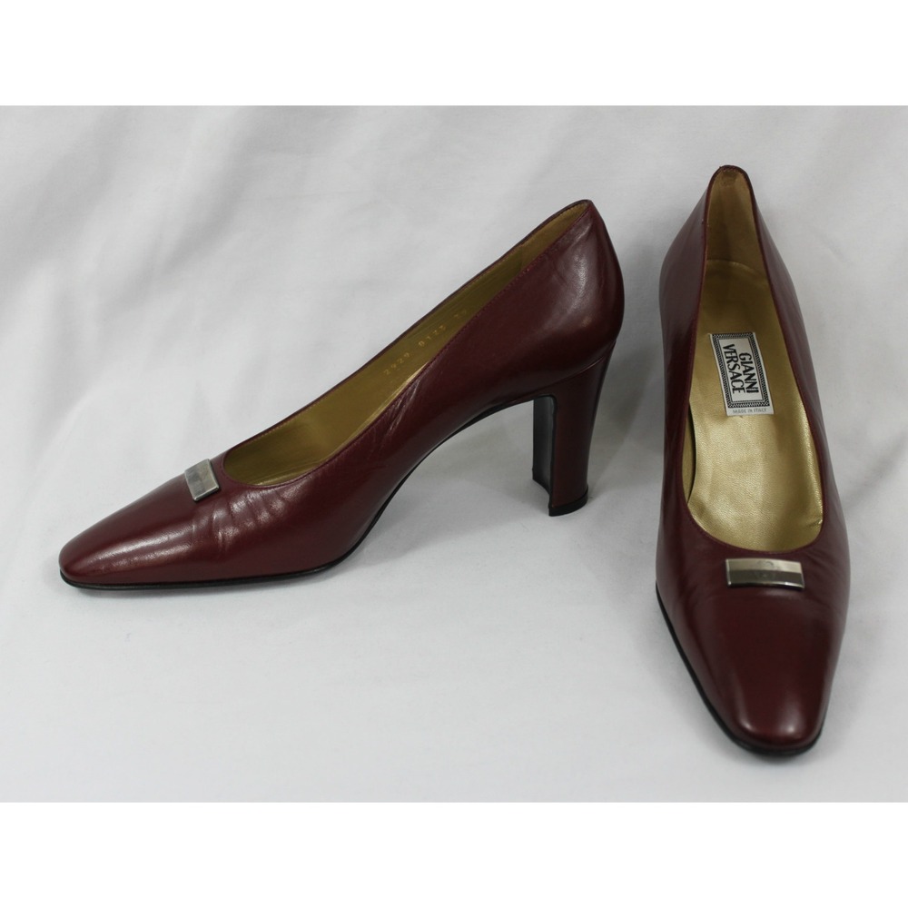 Gianni Versace Burgundy Patent Leather Pumps Heels Medusa Head Logo Italy 39 8